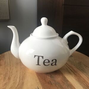 Grace’s Teaware White Tea Pot